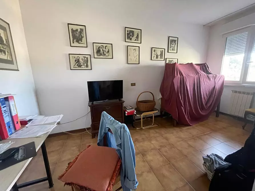 Immagine 3 di Appartamento in vendita  a Carrara