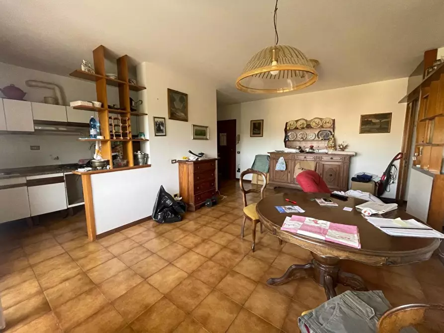 Immagine 10 di Appartamento in vendita  a Carrara