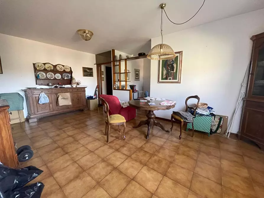 Immagine 12 di Appartamento in vendita  a Carrara