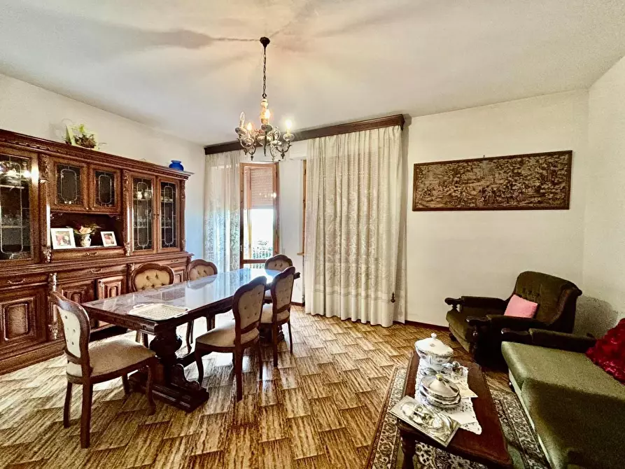 Immagine 1 di Casa bifamiliare in vendita  a Fucecchio