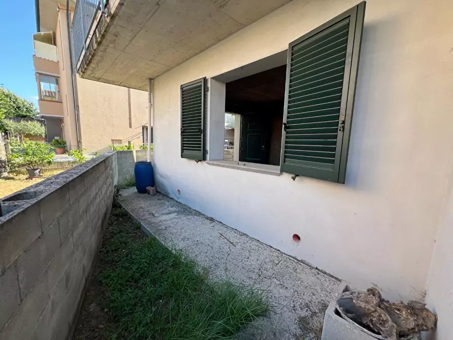 Immagine 7 di Casa trifamiliare in vendita  a Buti