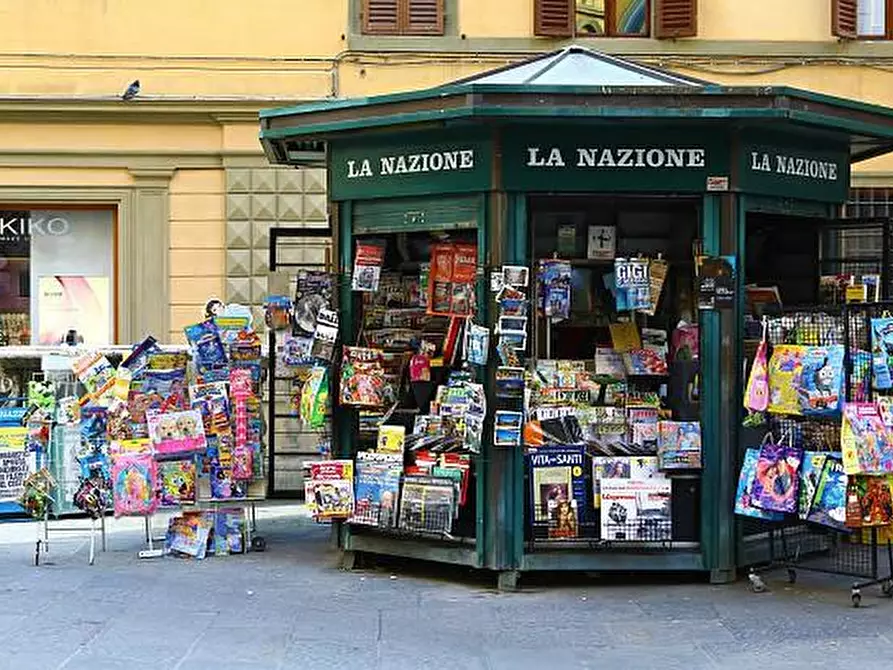 Immagine 2 di Attività commerciale in vendita  a Pisa