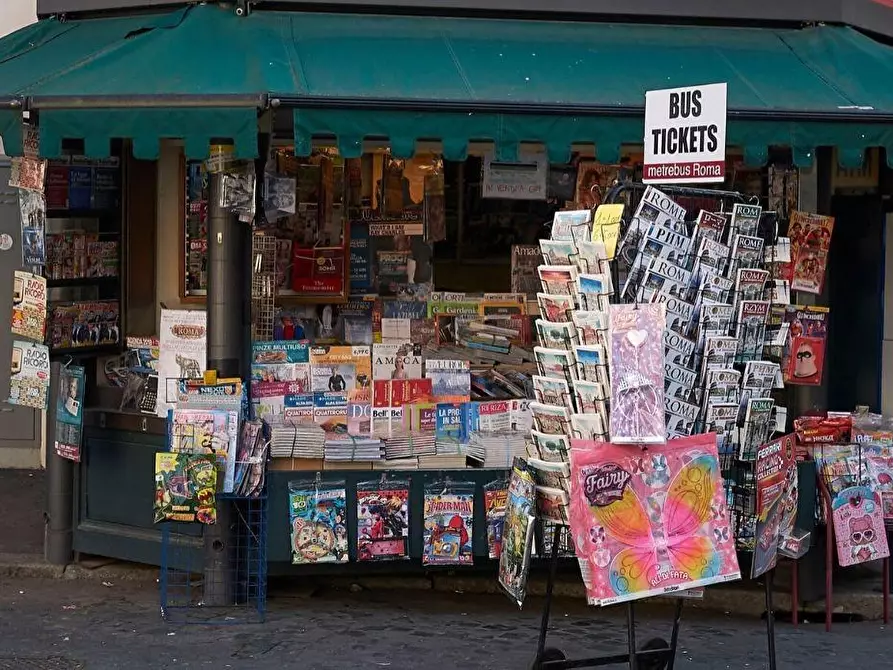Immagine 1 di Attività commerciale in vendita  a Pisa