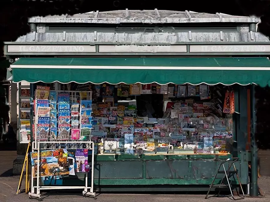 Immagine 4 di Attività commerciale in vendita  a Pisa