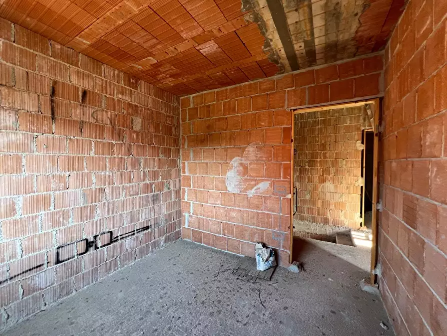 Immagine 20 di Casa trifamiliare in vendita  a Buti