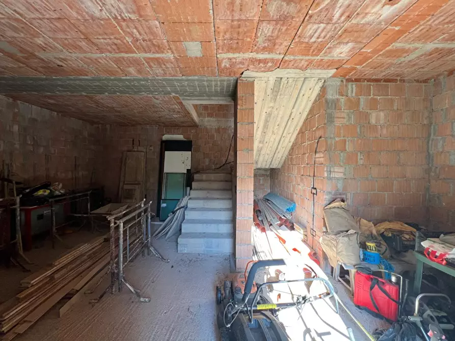 Immagine 6 di Casa trifamiliare in vendita  a Buti