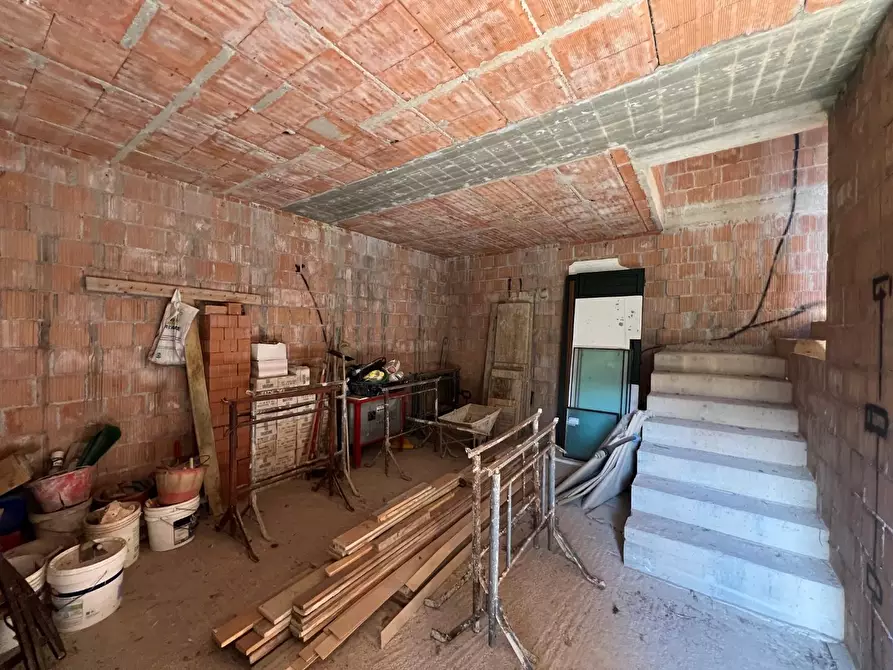 Immagine 7 di Casa trifamiliare in vendita  a Buti