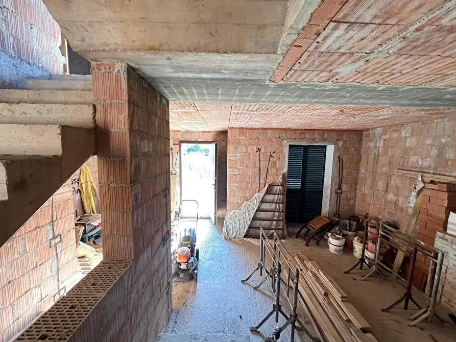 Immagine 4 di Casa trifamiliare in vendita  a Buti