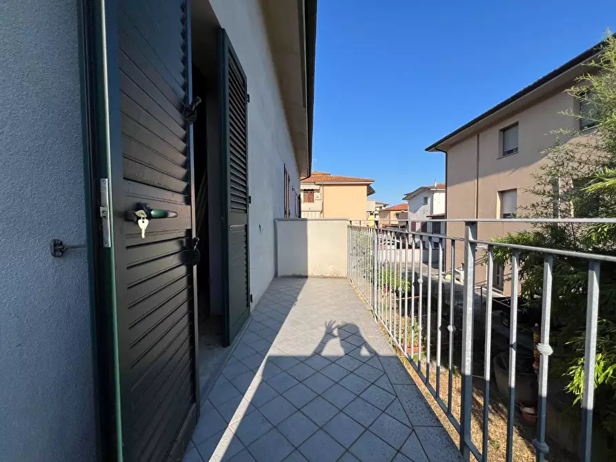 Immagine 14 di Casa trifamiliare in vendita  a Buti