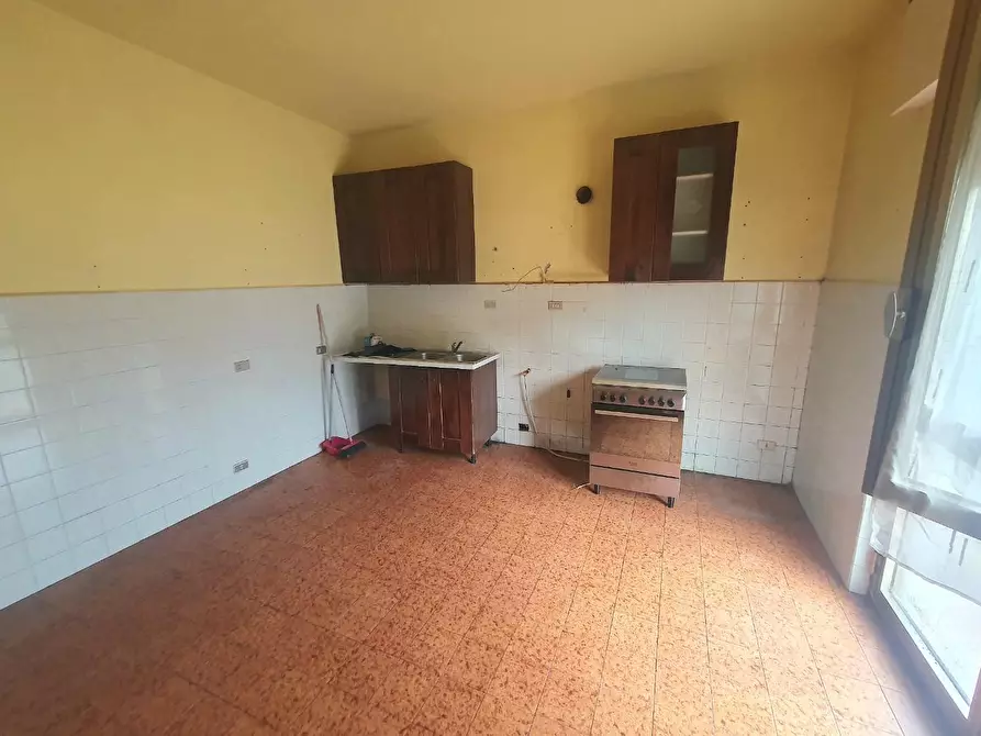 Immagine 15 di Villa in vendita  a Capannori