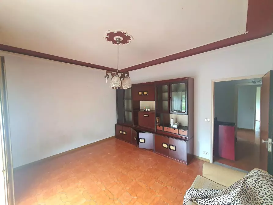 Immagine 10 di Villa in vendita  a Capannori