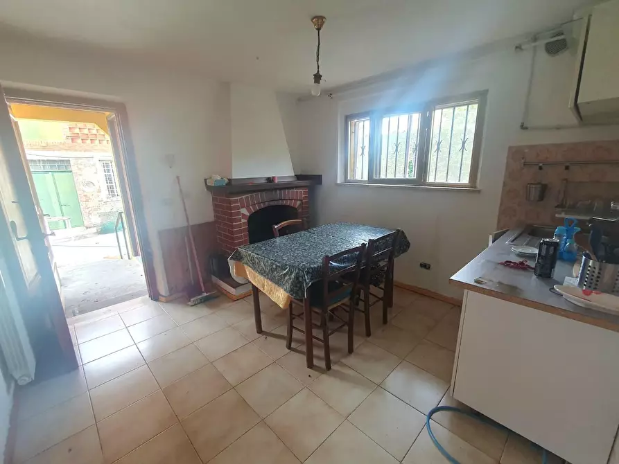 Immagine 28 di Villa in vendita  a Capannori