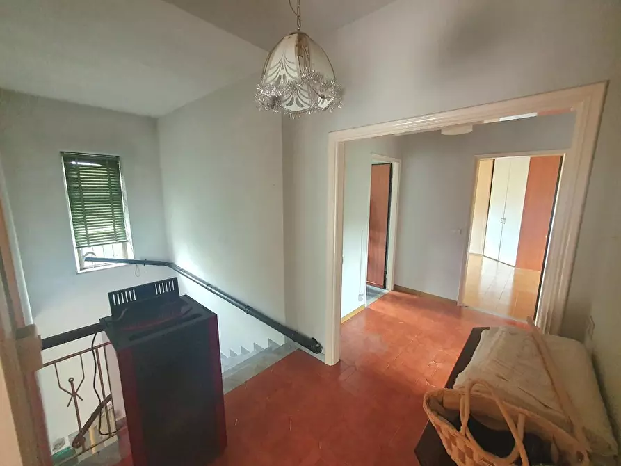 Immagine 8 di Villa in vendita  a Capannori