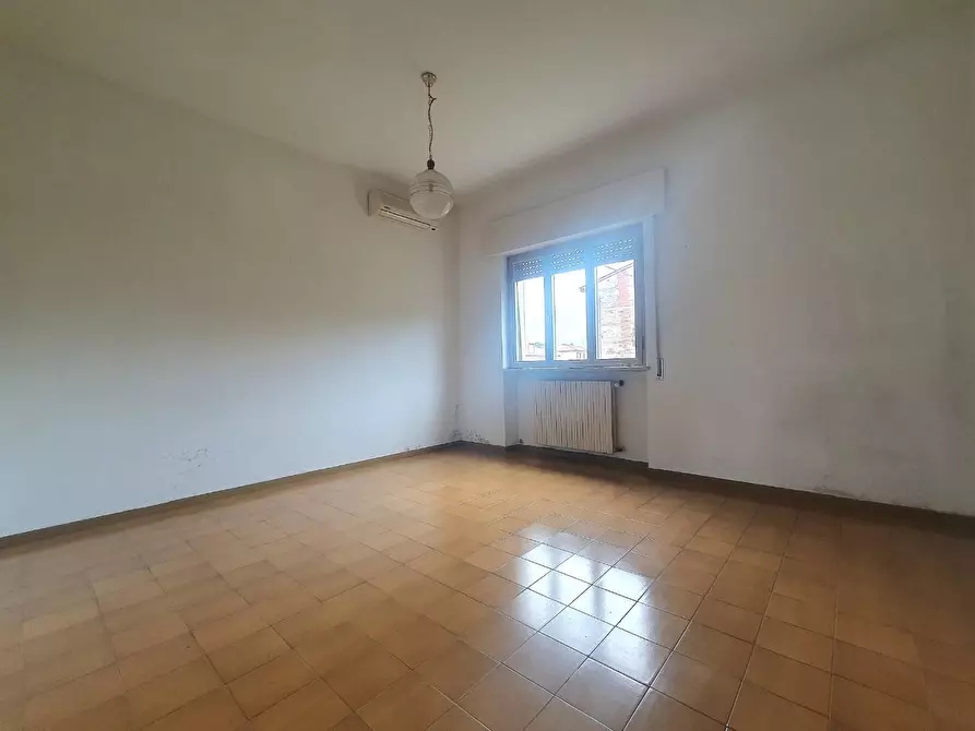 Immagine 25 di Villa in vendita  a Capannori