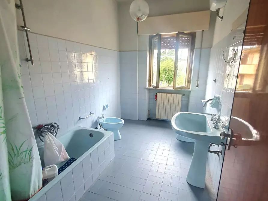 Immagine 22 di Villa in vendita  a Capannori