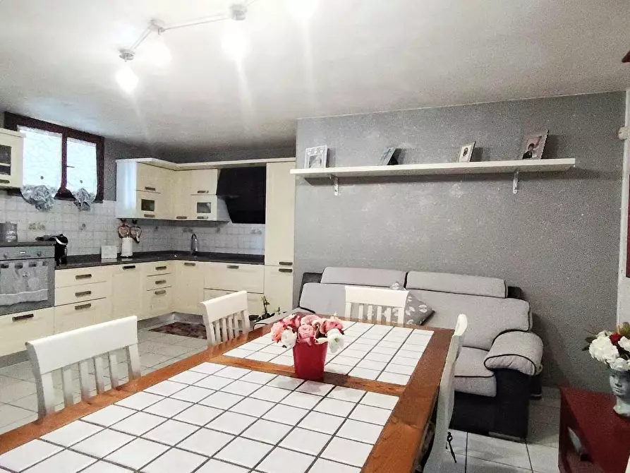 Immagine 28 di Villetta a schiera in vendita  a Santa Maria A Monte