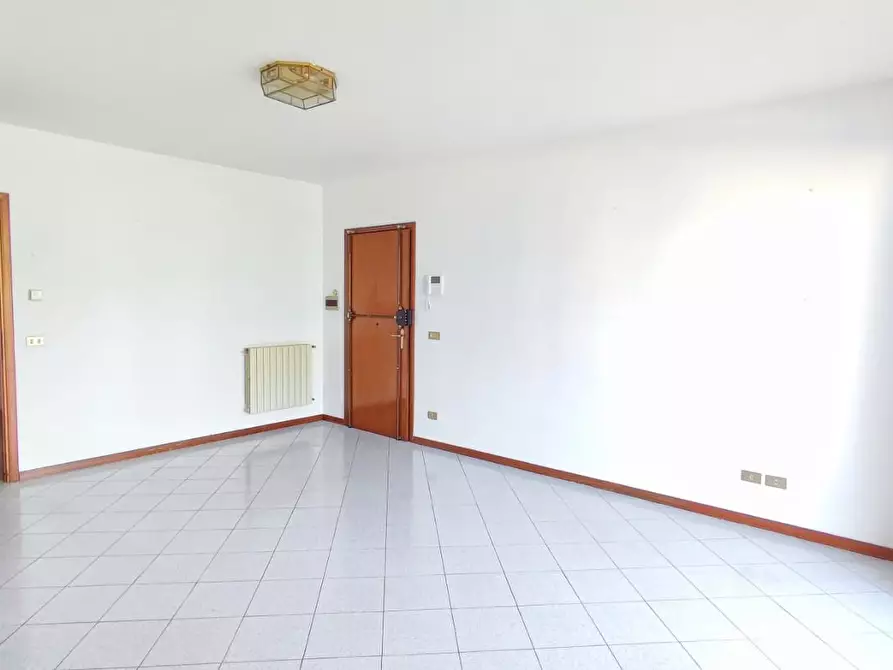 Immagine 4 di Appartamento in vendita  a Viareggio