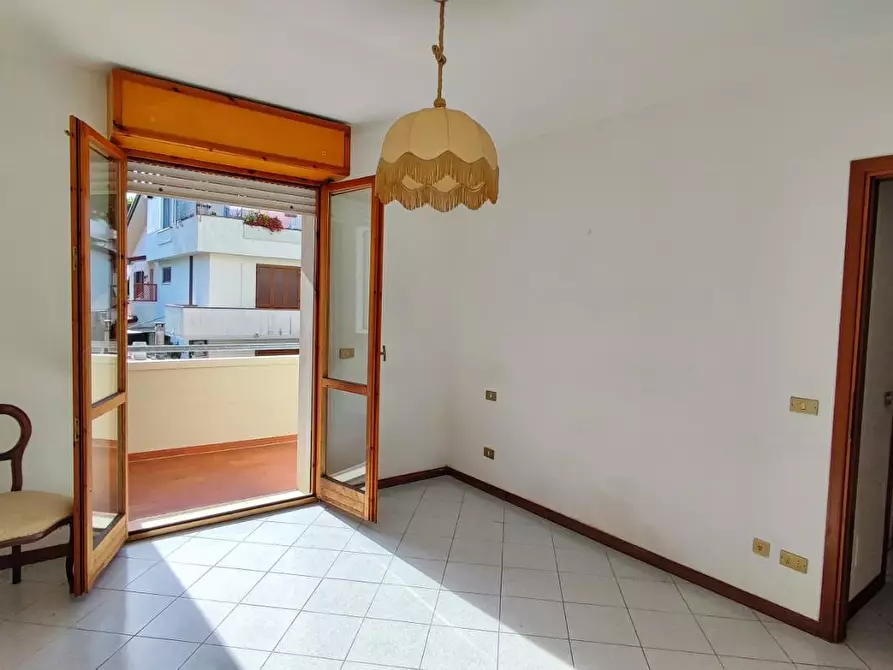 Immagine 10 di Appartamento in vendita  a Viareggio