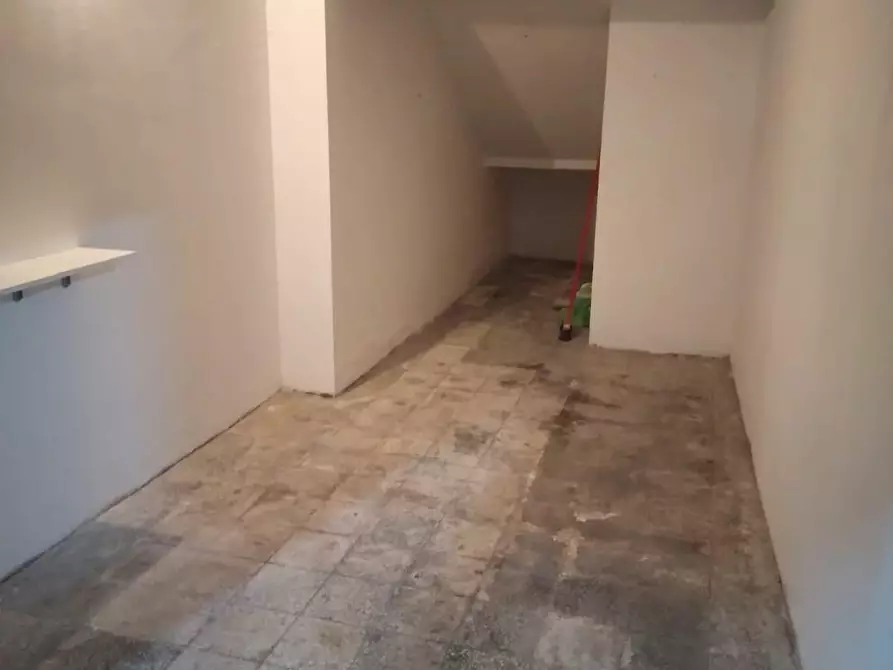 Immagine 3 di Garage in vendita  a Lecce