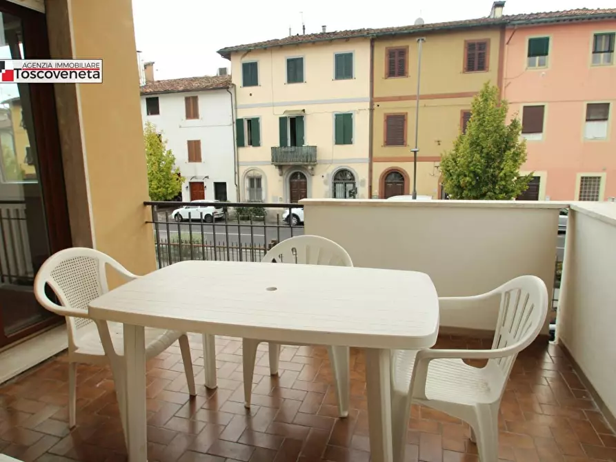 Immagine 3 di Appartamento in affitto  a Lucca