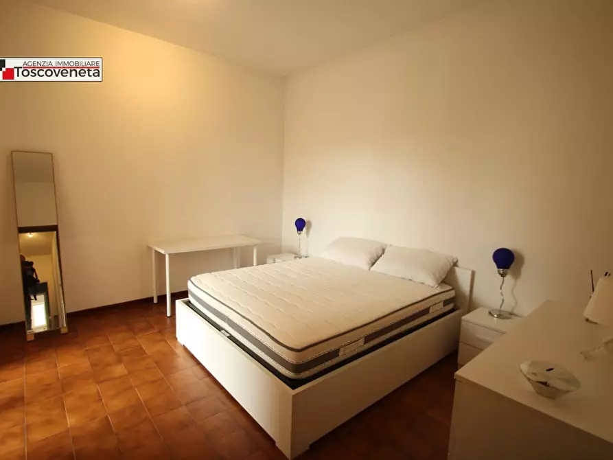 Immagine 11 di Appartamento in affitto  a Lucca