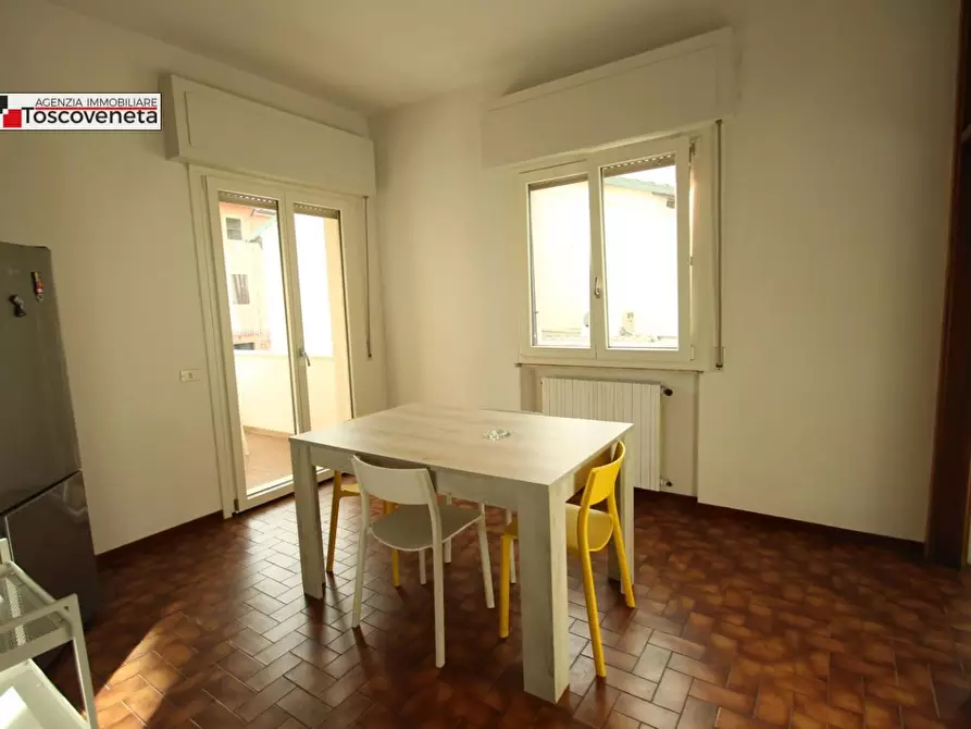 Immagine 5 di Appartamento in affitto  a Lucca