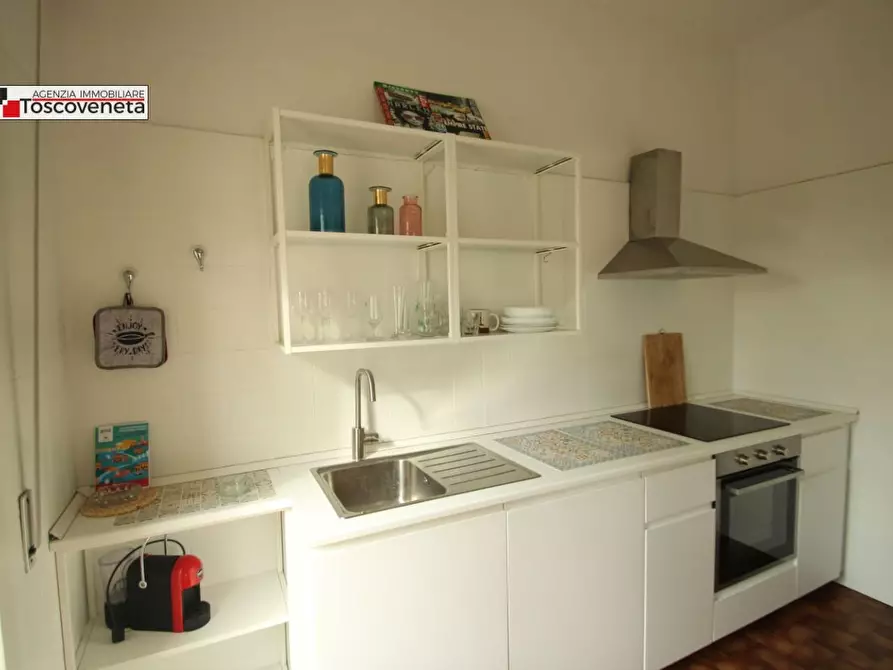 Immagine 6 di Appartamento in affitto  a Lucca