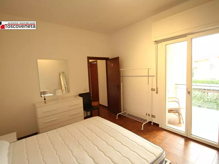 Immagine 13 di Appartamento in affitto  a Lucca