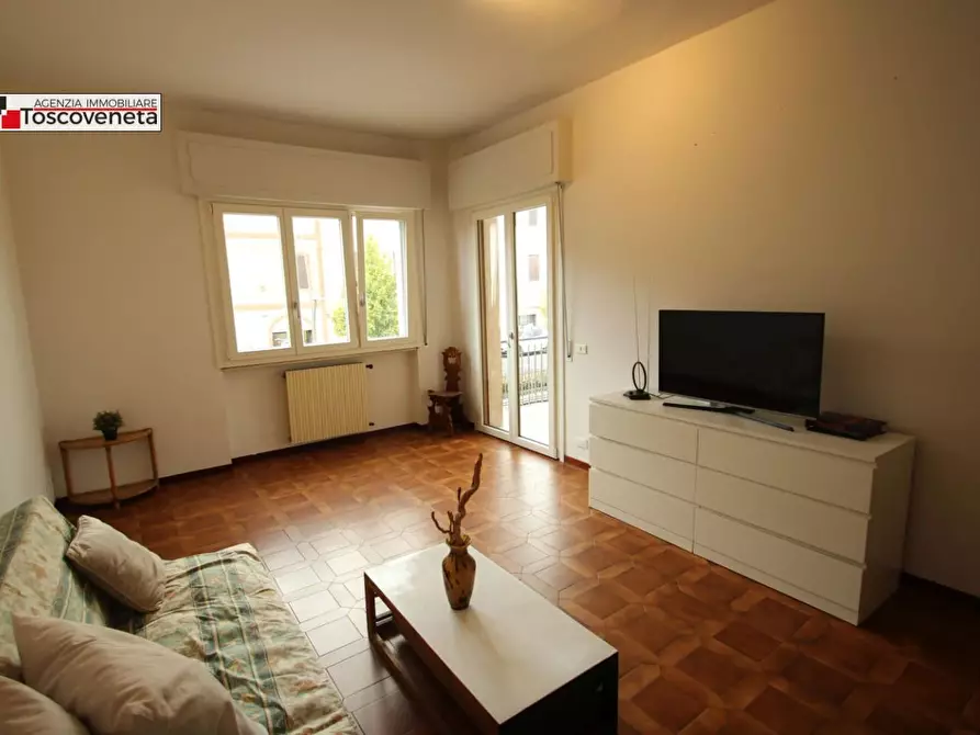 Immagine 4 di Appartamento in affitto  a Lucca