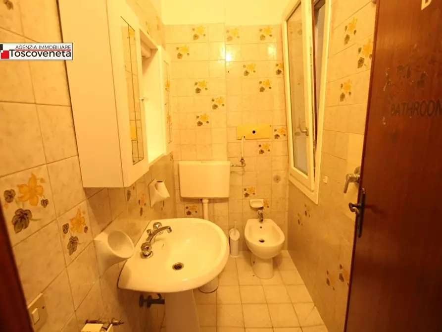 Immagine 18 di Appartamento in affitto  a Lucca