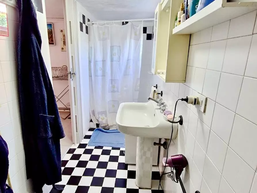 Immagine 36 di Villa in vendita  a Cascina