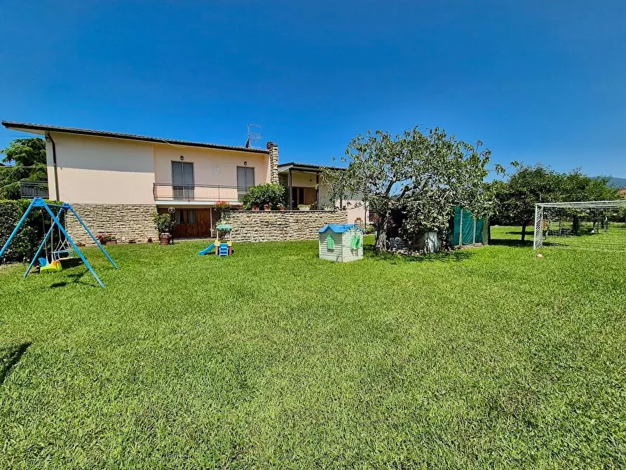 Immagine 5 di Villa in vendita  a Cascina