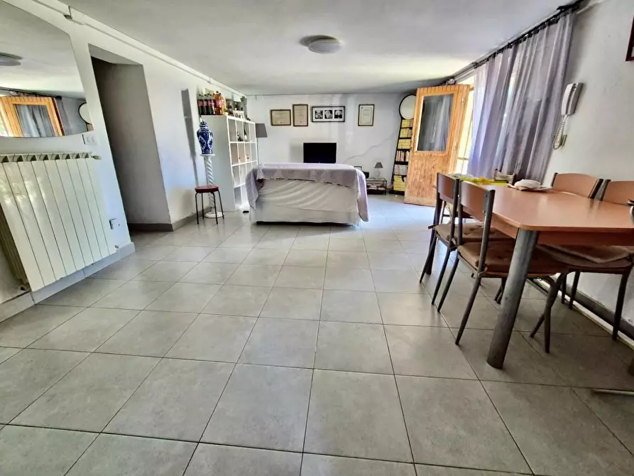 Immagine 39 di Villa in vendita  a Cascina