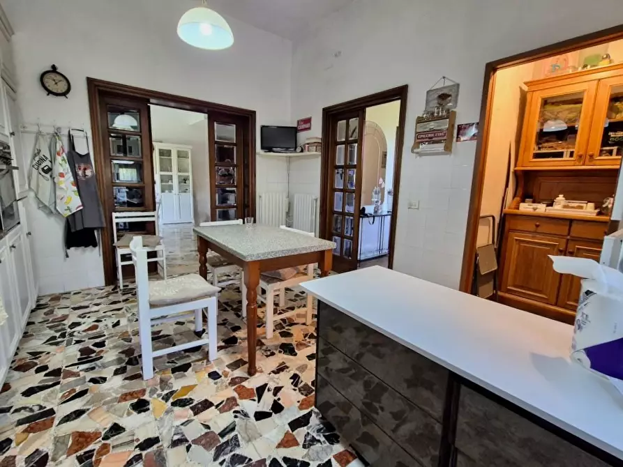 Immagine 15 di Villa in vendita  a Cascina