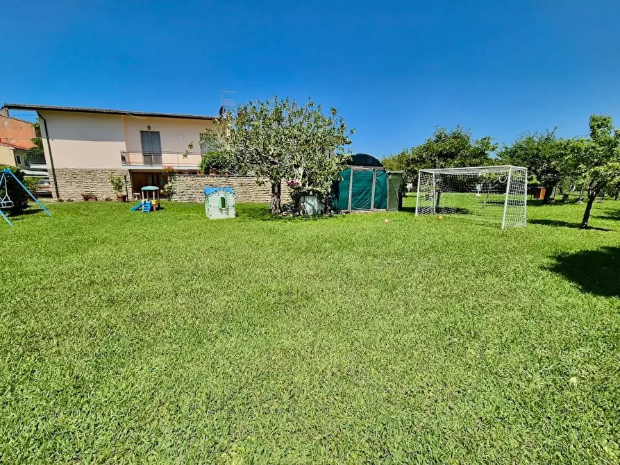 Immagine 6 di Villa in vendita  a Cascina