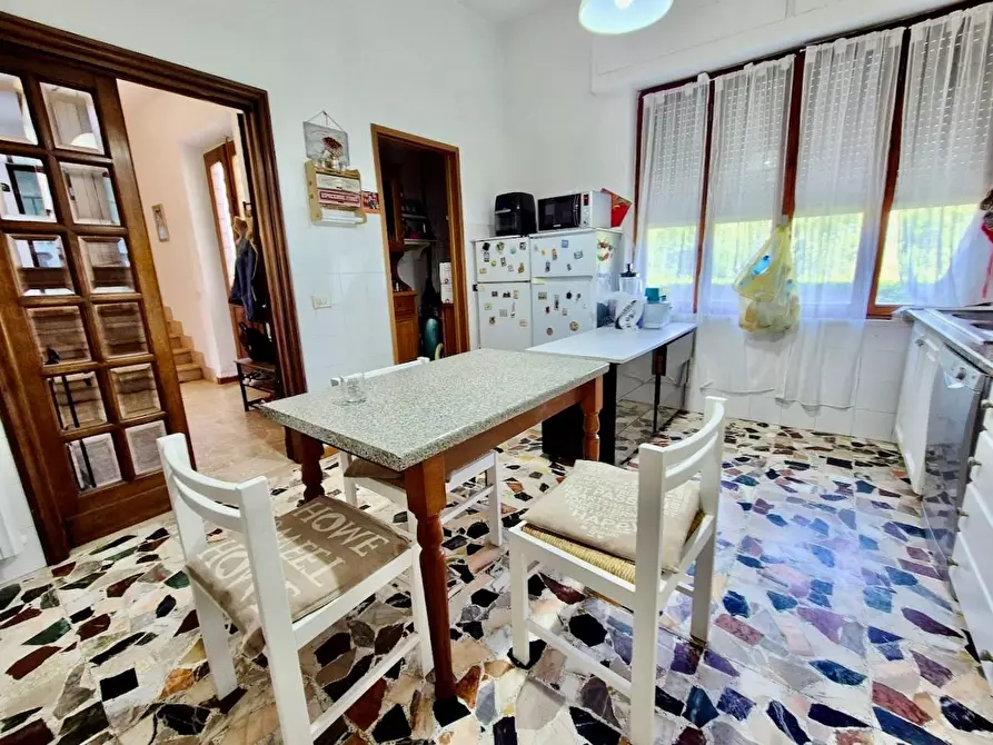 Immagine 14 di Villa in vendita  a Cascina