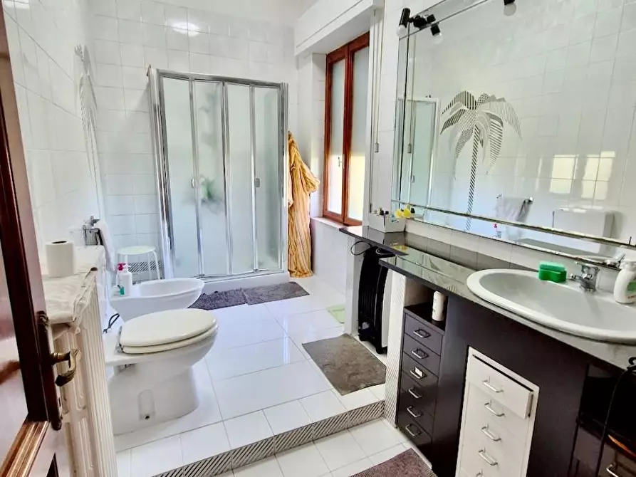 Immagine 28 di Villa in vendita  a Cascina