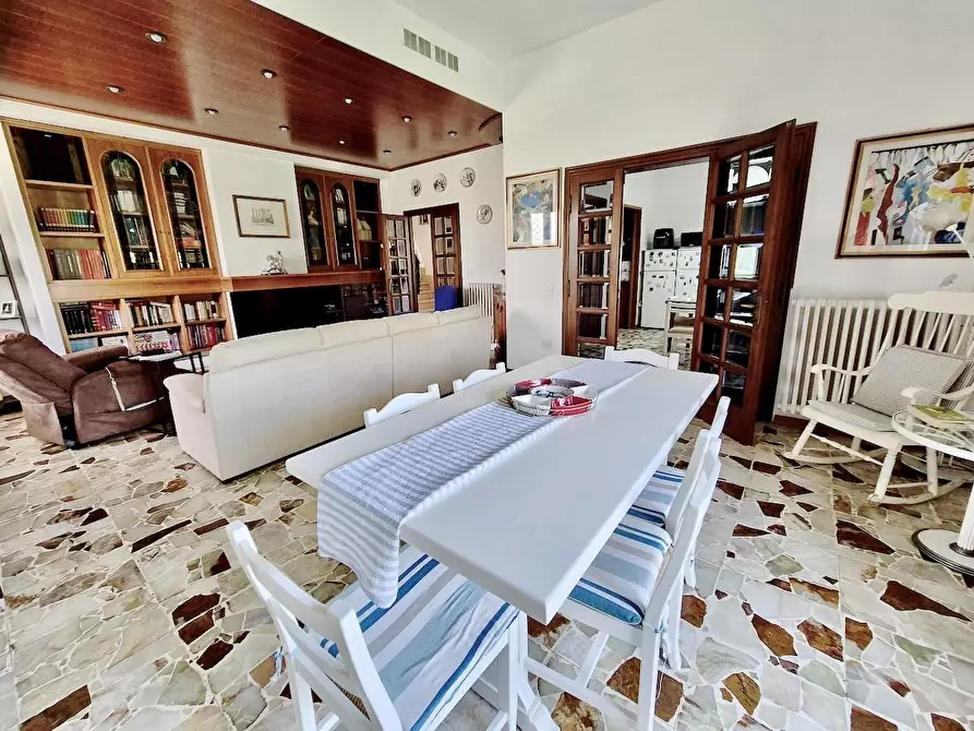 Immagine 20 di Villa in vendita  a Cascina