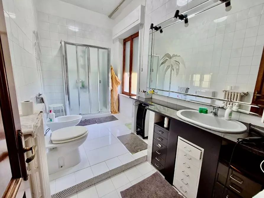 Immagine 29 di Villa in vendita  a Cascina