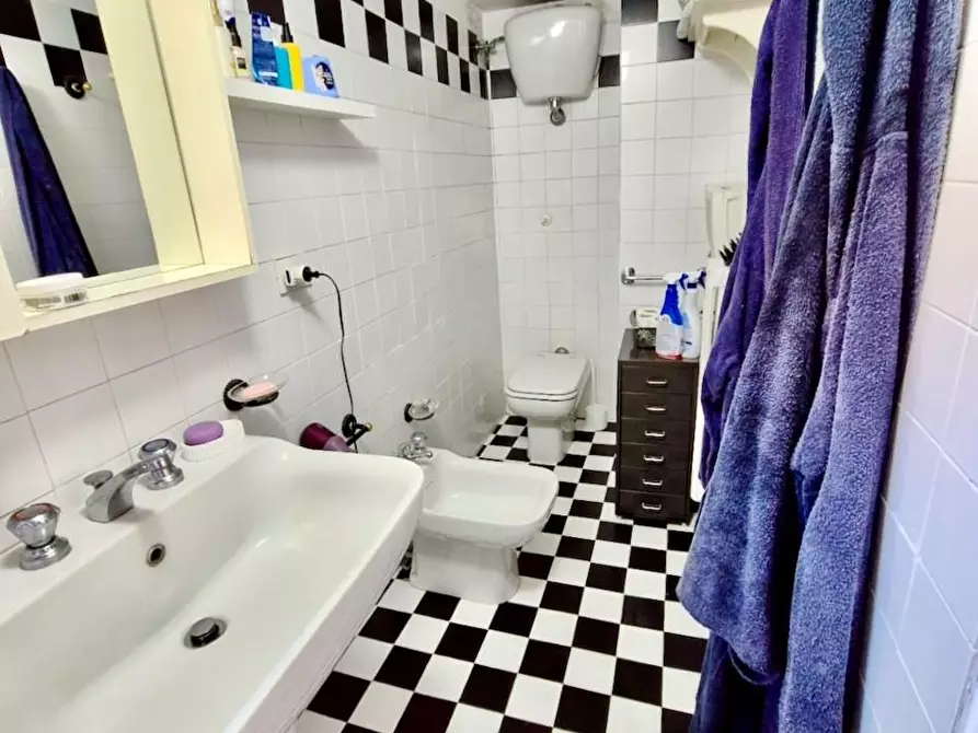 Immagine 37 di Villa in vendita  a Cascina