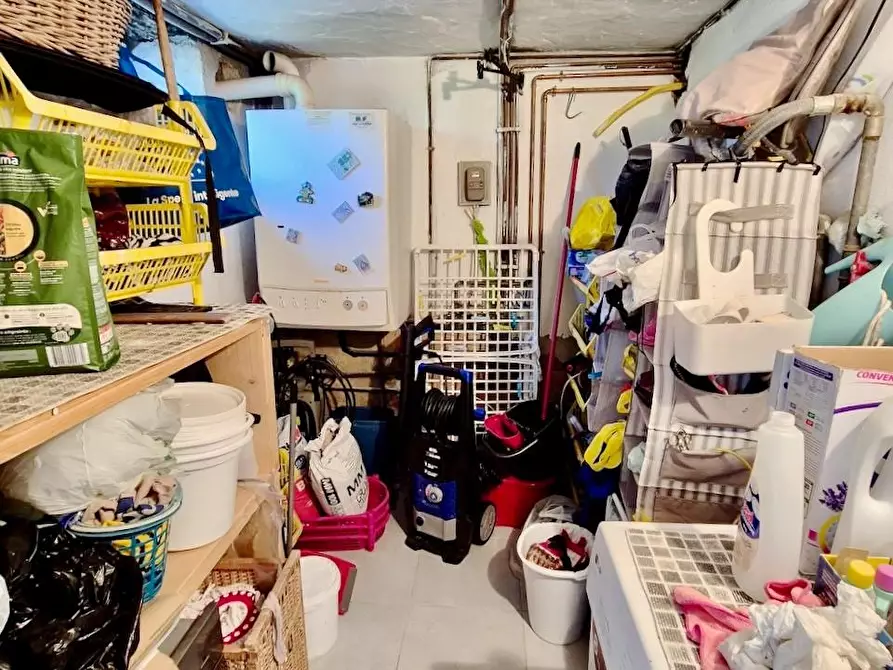 Immagine 34 di Villa in vendita  a Cascina