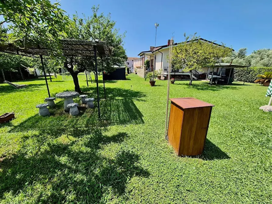 Immagine 7 di Villa in vendita  a Cascina