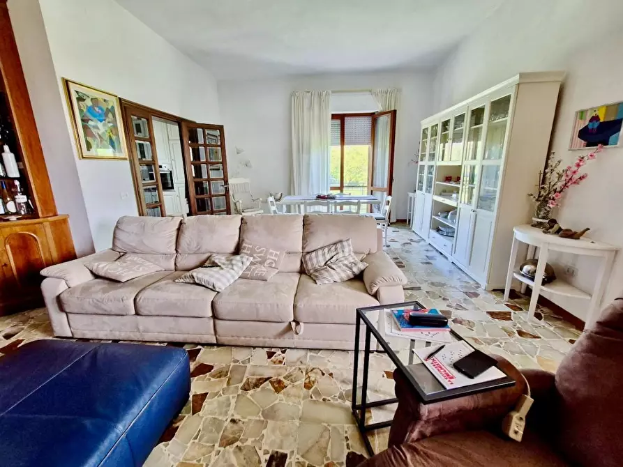 Immagine 18 di Villa in vendita  a Cascina