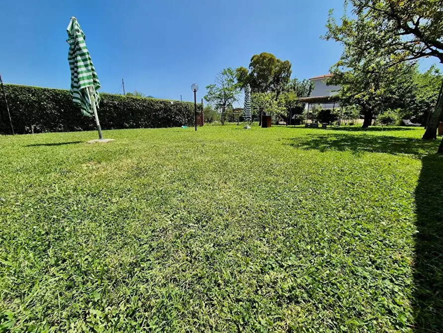 Immagine 10 di Villa in vendita  a Cascina