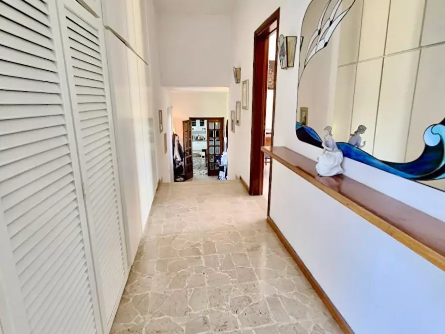 Immagine 25 di Villa in vendita  a Cascina