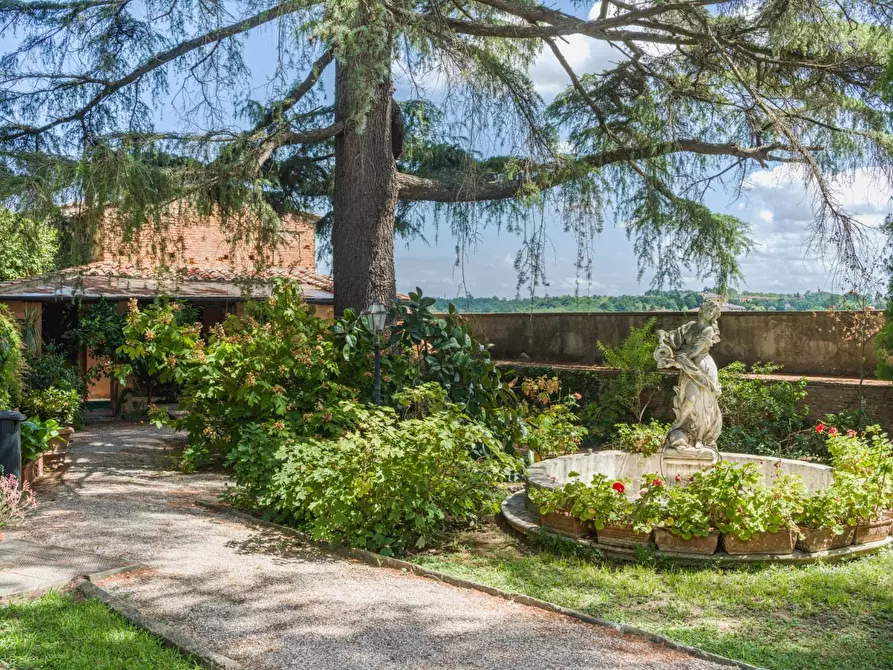 Immagine 17 di Villa in vendita  a Santa Maria A Monte