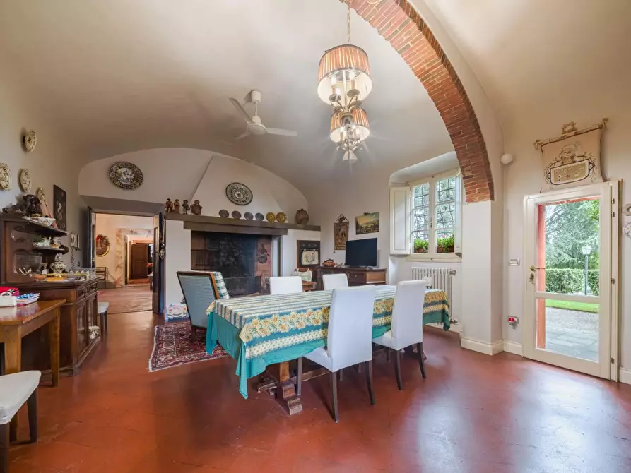 Immagine 10 di Villa in vendita  a Santa Maria A Monte