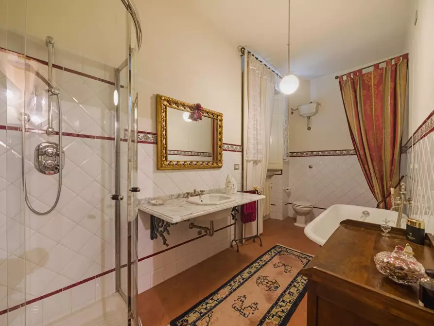 Immagine 31 di Villa in vendita  a Santa Maria A Monte