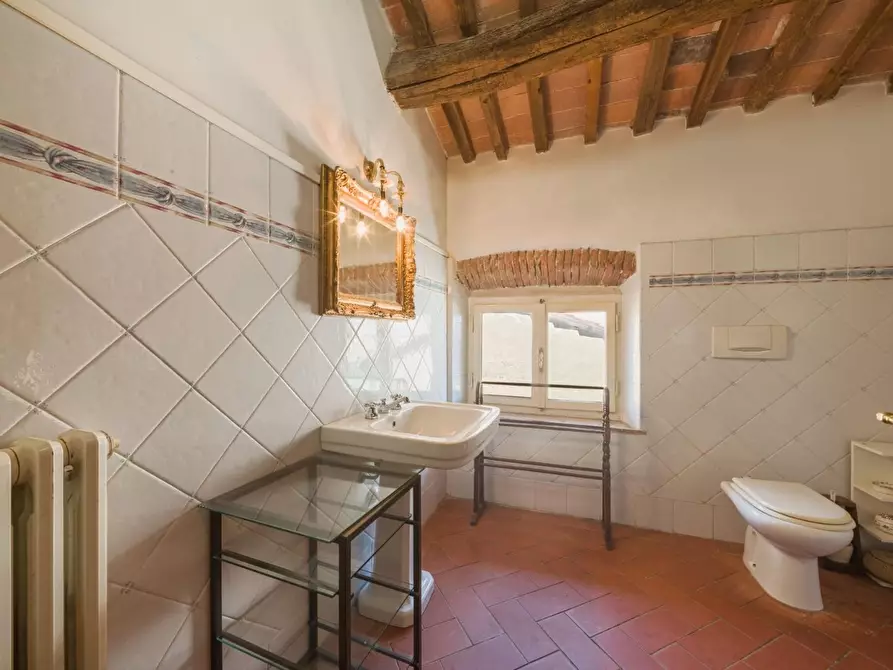 Immagine 42 di Villa in vendita  a Santa Maria A Monte