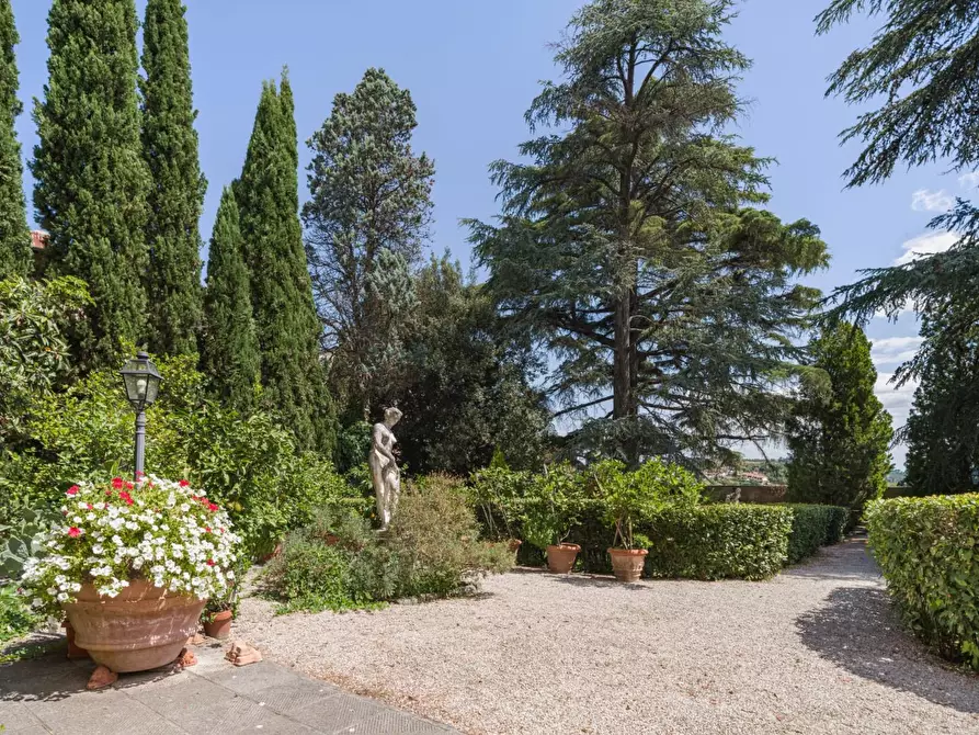 Immagine 15 di Villa in vendita  a Santa Maria A Monte